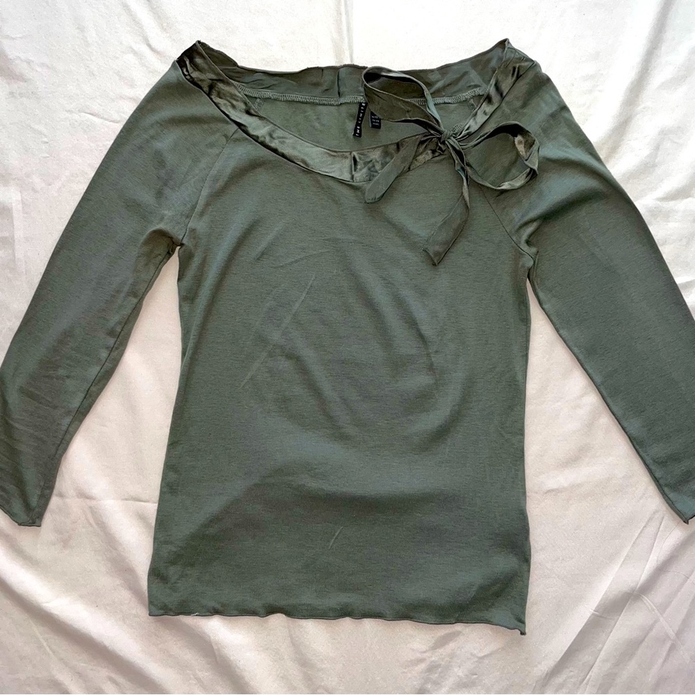The Limited Grey Long-sleeve Top - Size Small